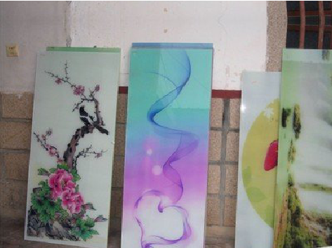 松滋玻璃喷绘的特点。